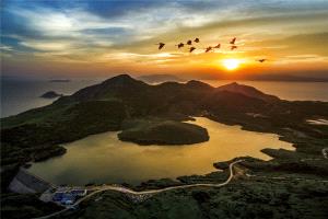 Bugis Photo Cup Circuit Merit Award - Chaoyang Pan (China)  The Setting Sun Returns To The Wild